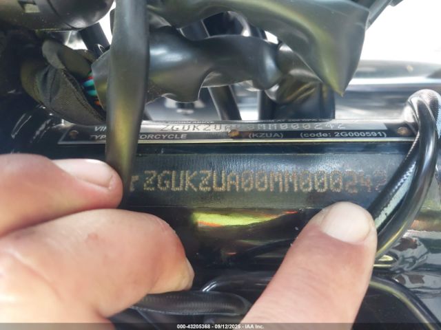 2021 MOTO GUZZI V7 ZGUKZUA00MM000242 Photo 9