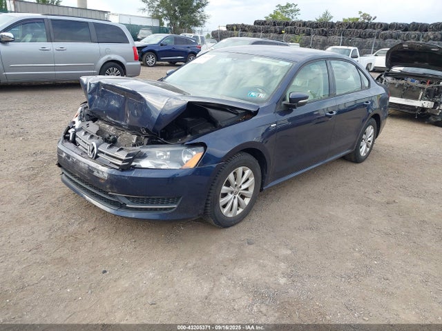 Volkswagen Passat 2015 1VWAT7A36FC007715 Image 2