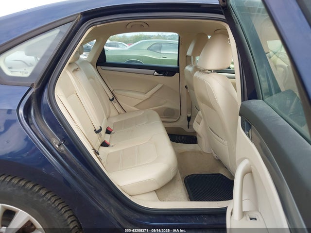Volkswagen Passat 2015 1VWAT7A36FC007715 Image 8