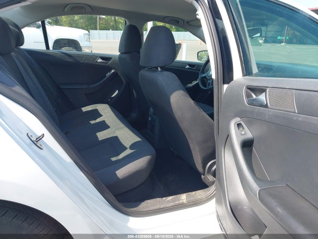 3VW2K7AJ2EM329545 Volkswagen Jetta