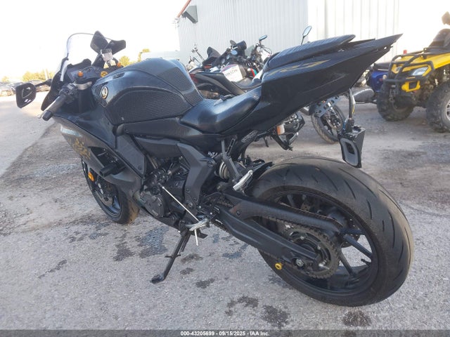 Yamaha Yzf690 2024 JYARM38E9RA013099 Image 3