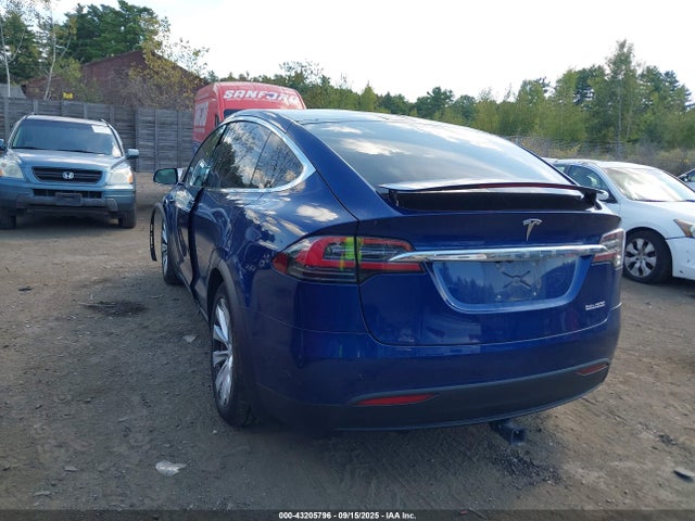 2019 TESLA MODEL X 5YJXCBE49KF192259 Photo 2