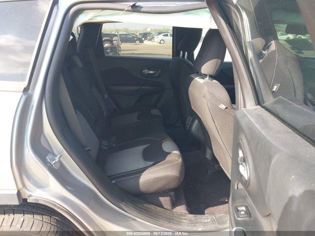 1C4PJLAB5GW258051 Jeep 2016
