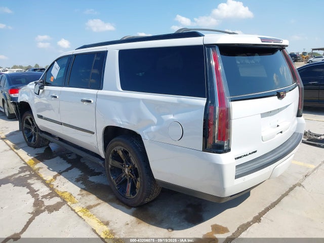 2016 CADILLAC ESCALADE ESV 1GYS4JKJ5GR460960 Photo 2