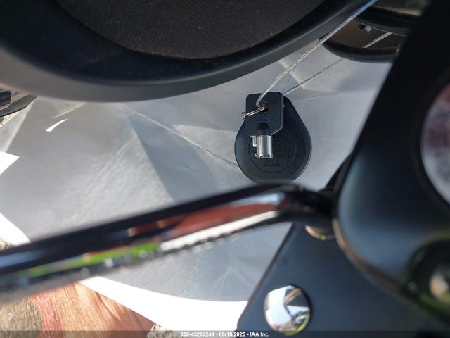 2015 HARLEY-DAVIDSON FLHTCUTG 1HD1MAL1XFB852158 Photo 10