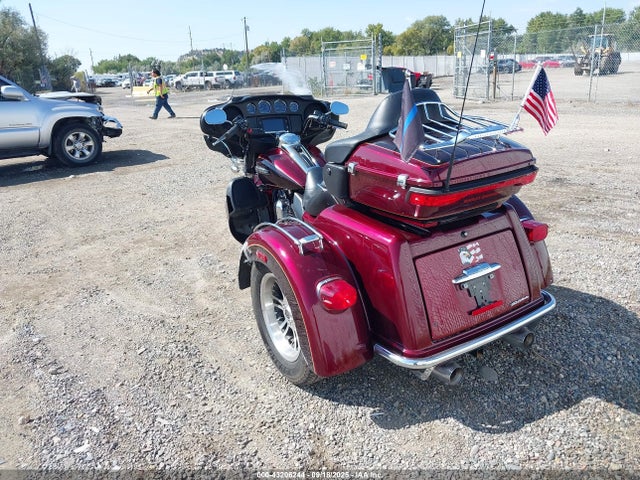 2015 HARLEY-DAVIDSON FLHTCUTG 1HD1MAL1XFB852158 Photo 2