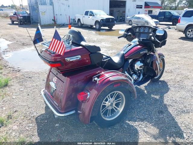 2015 HARLEY-DAVIDSON FLHTCUTG 1HD1MAL1XFB852158 Photo 3