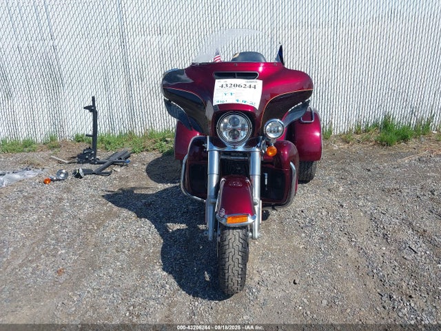 2015 HARLEY-DAVIDSON FLHTCUTG 1HD1MAL1XFB852158 Photo 4