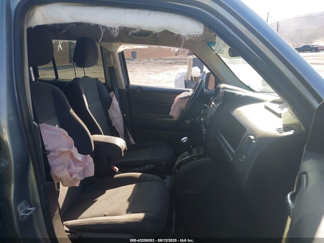 1C4NJPBA8FD325367 Jeep Patriot