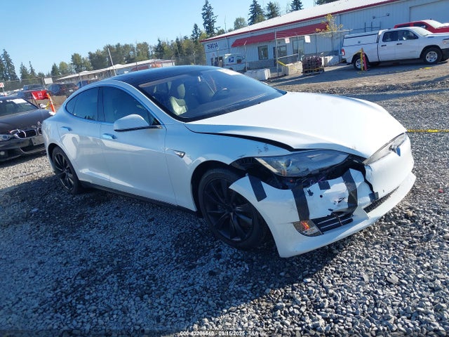 2014 TESLA MODEL S 5YJSA1H17EFP39786 Photo 0