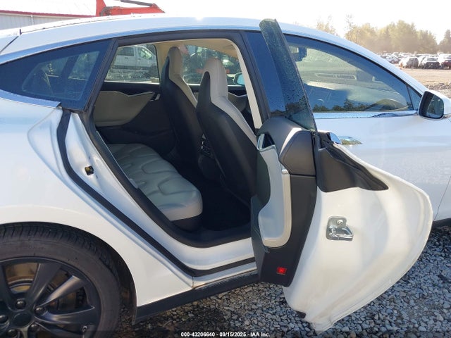 2014 TESLA MODEL S 5YJSA1H17EFP39786 Photo 7