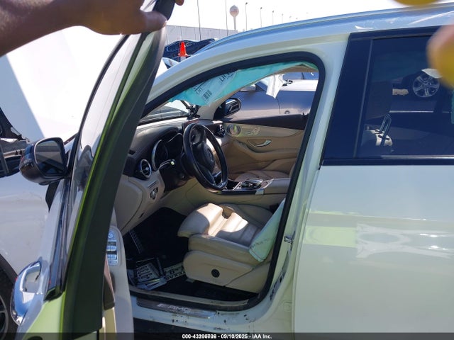 WDC0G6EB6HF172304 Mercedes-Benz m276