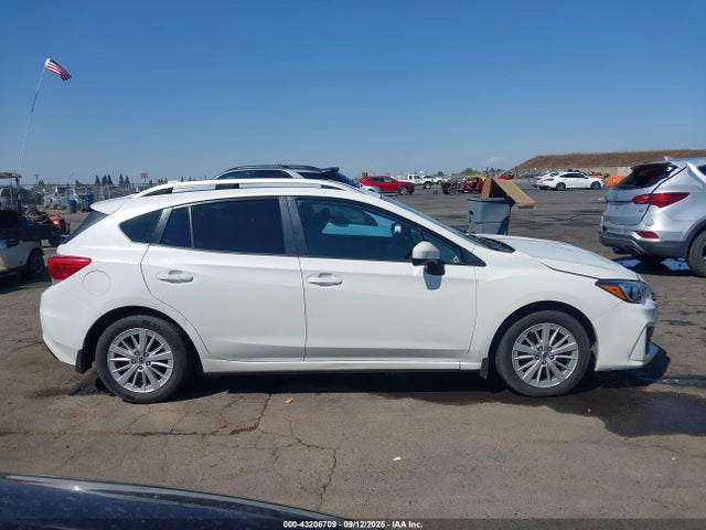 Subaru na 2017 4S3GTAB60H3748190 Image 14
