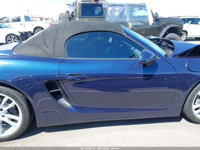 Porsche Boxster 2014 WP0CA2A81ES121027 Image 13