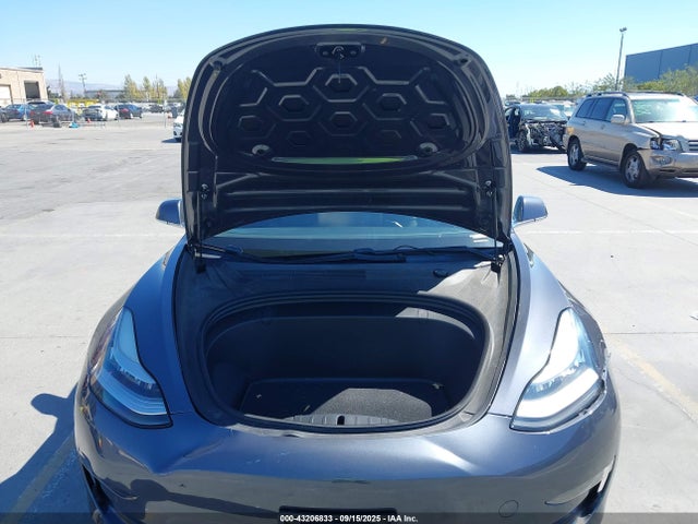 2018 TESLA MODEL 3 5YJ3E1EB1JF183216 Photo 9