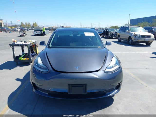 5YJ3E1EB1JF183216 Tesla MODEL 3
