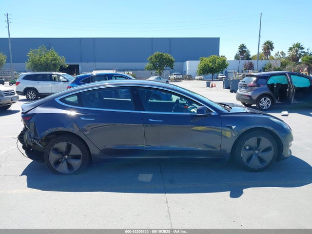 5YJ3E1EB1JF183216 Tesla MODEL 3
