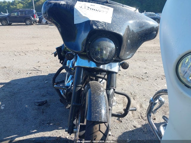 2010 HARLEY-DAVIDSON FLHX 1HD1KB411AB660162 Photo 4