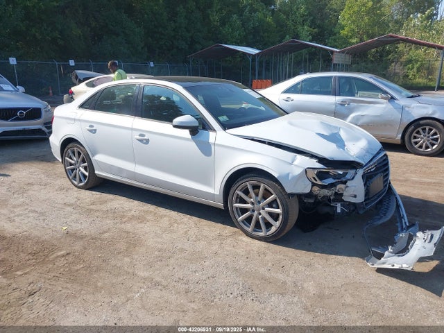 2015 AUDI A3 WAUBFGFF8F1016653 Photo 0