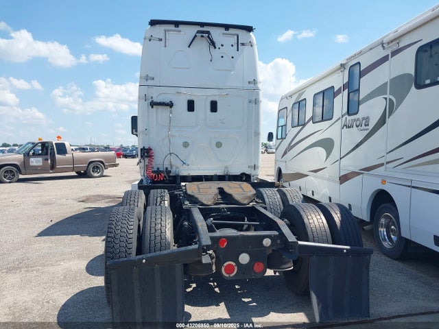 3AKJGLD55GSFN4487 Freightliner detroit diesel dd15 ev