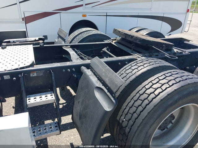 3AKJGLD55GSFN4487 Freightliner detroit diesel dd15 ev