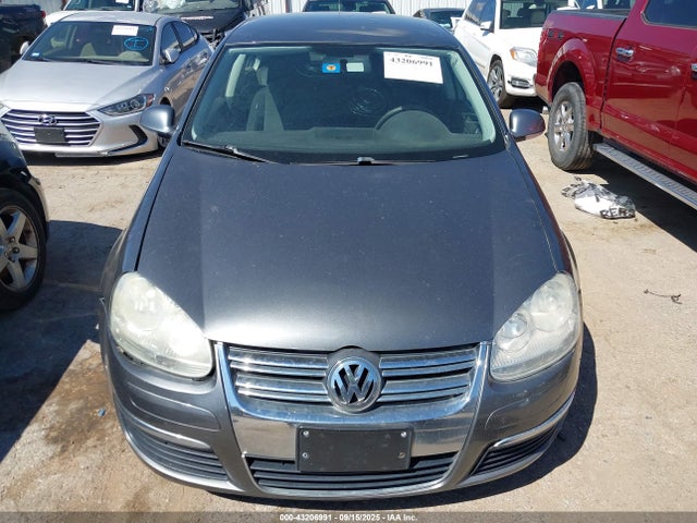 43206991 :رقم المزاد ، 3VWJZ7AJ3AM099581 vin ، 2010 Volkswagen Jetta S مزاد بيع