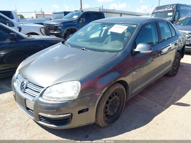 43206991 :رقم المزاد ، 3VWJZ7AJ3AM099581 vin ، 2010 Volkswagen Jetta S مزاد بيع