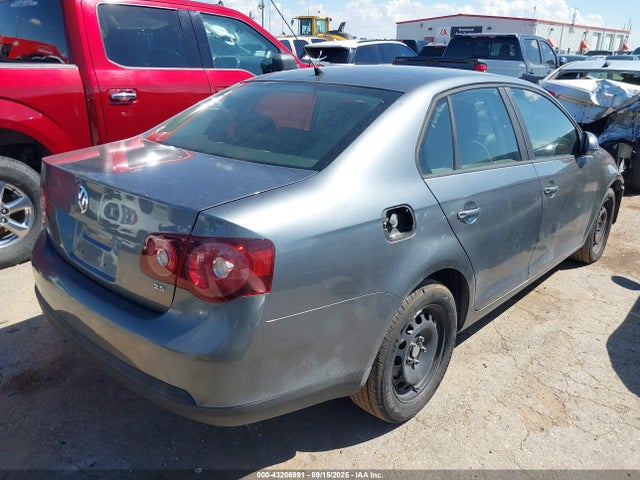 43206991 :رقم المزاد ، 3VWJZ7AJ3AM099581 vin ، 2010 Volkswagen Jetta S مزاد بيع
