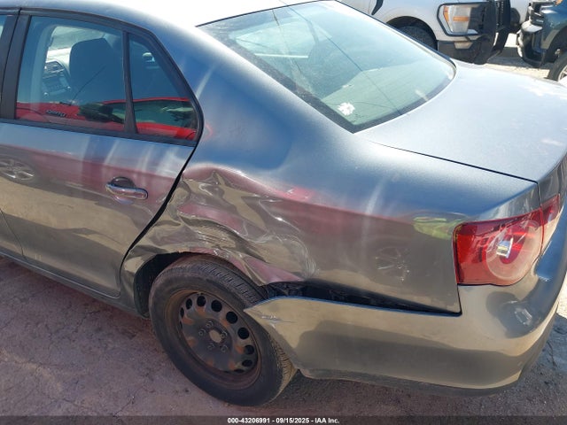 43206991 :رقم المزاد ، 3VWJZ7AJ3AM099581 vin ، 2010 Volkswagen Jetta S مزاد بيع