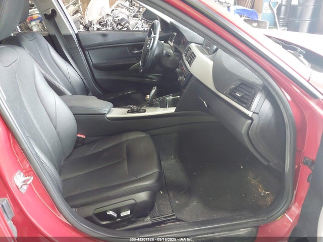 BMW 320i 2016 WBA8E5G54GNU21426 Image 21