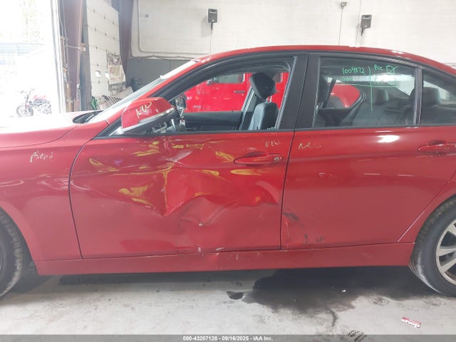 BMW 320i 2016 WBA8E5G54GNU21426 Image 22