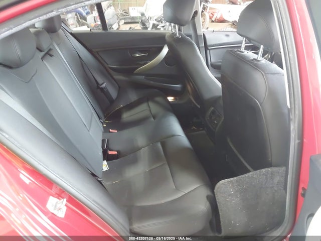 BMW 320i 2016 WBA8E5G54GNU21426 Image 24