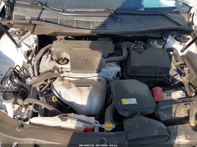 43207135 :رقم المزاد ، 4T1BF1FK1FU097342 vin ، 2015 Toyota Camry Le مزاد بيع