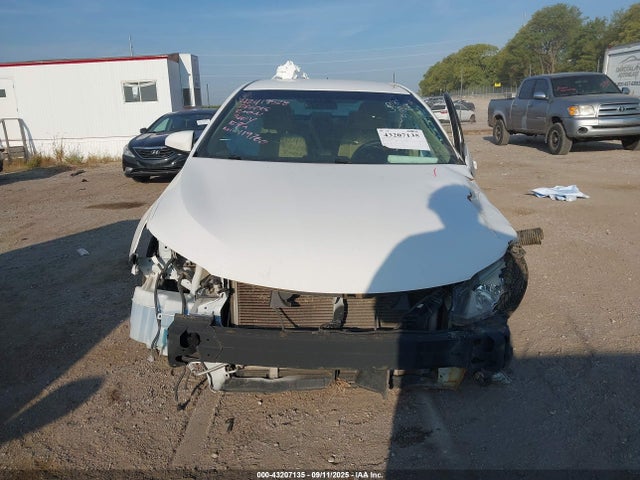 43207135 :رقم المزاد ، 4T1BF1FK1FU097342 vin ، 2015 Toyota Camry Le مزاد بيع