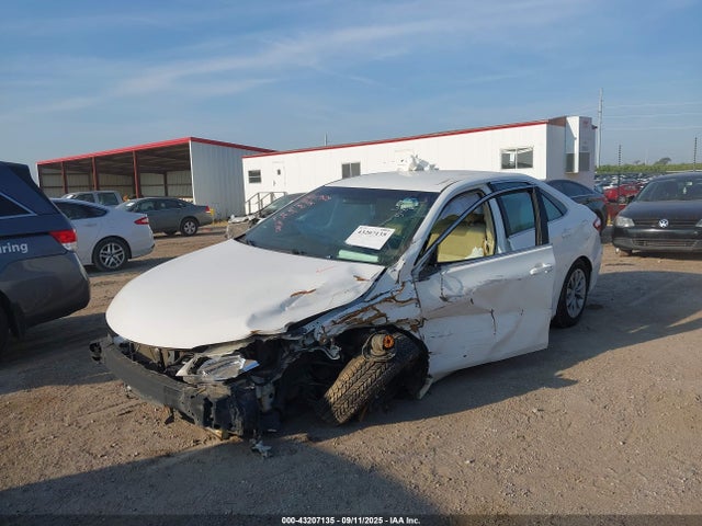 43207135 :رقم المزاد ، 4T1BF1FK1FU097342 vin ، 2015 Toyota Camry Le مزاد بيع