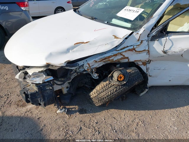 43207135 :رقم المزاد ، 4T1BF1FK1FU097342 vin ، 2015 Toyota Camry Le مزاد بيع