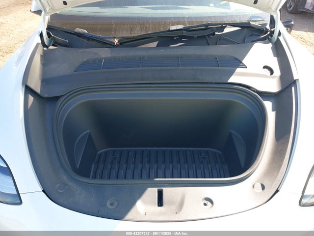2023 TESLA MODEL Y 7SAYGDEE8PA105892 Photo 9