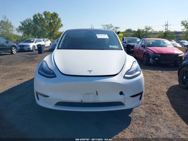 7SAYGDEE8PA105892 Tesla Model Y