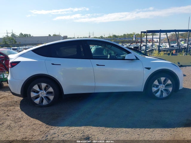 7SAYGDEE8PA105892 Tesla Model Y