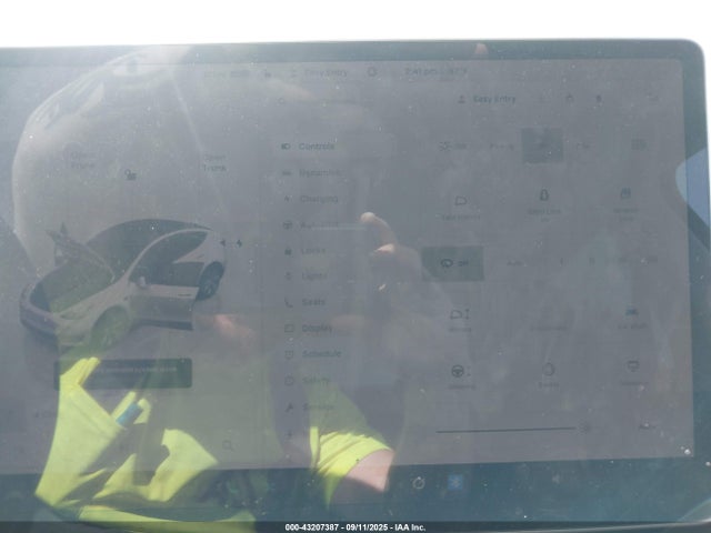 7SAYGDEE8PA105892 Tesla Model Y