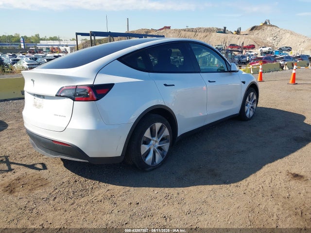 2023 TESLA MODEL Y 7SAYGDEE8PA105892 Photo 3