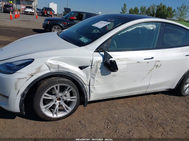 2023 TESLA MODEL Y 7SAYGDEE8PA105892 Photo 5