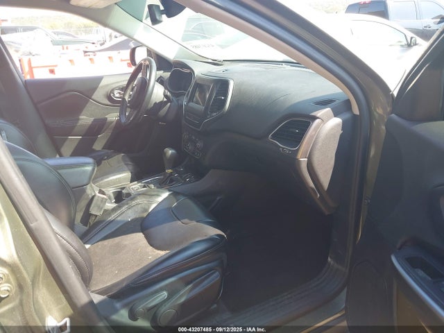 Продаж на аукціоні авто 2019 Jeep Cherokee Latitude Plus 4x4, vin: 1C4PJMLX6KD166983, номер лоту: 43207485