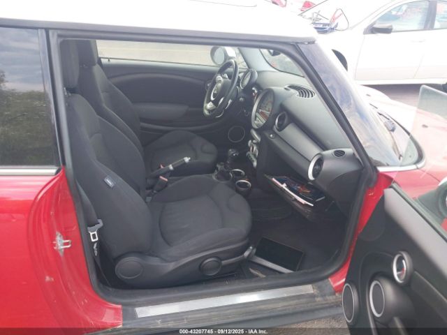 2007 MINI COOPER WMWMF335X7TT50881 Photo 4