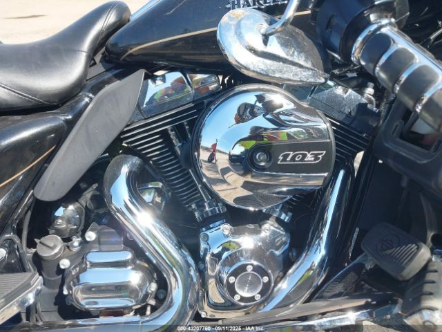 2016 HARLEY-DAVIDSON FLHTK 1HD1KEL12GB622595 Photo 7