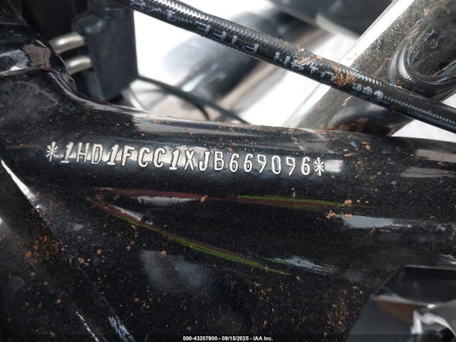 Harley-Davidson Electra Glide Ultra Classic 2018 1HD1FCC1XJB669096 Image 10