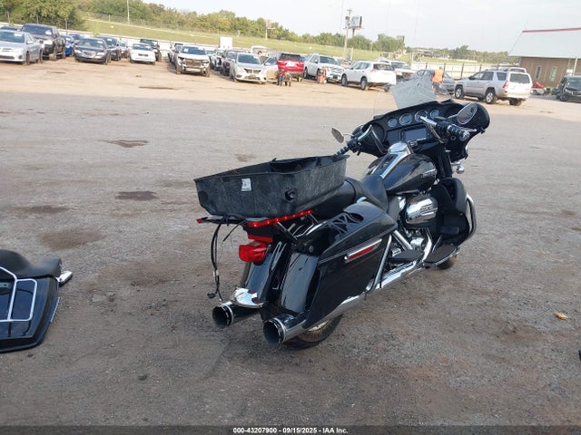 Harley-Davidson Electra Glide Ultra Classic 2018 1HD1FCC1XJB669096 Image 4