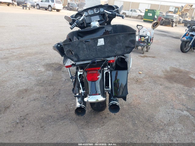 Harley-Davidson Electra Glide Ultra Classic 2018 1HD1FCC1XJB669096 Image 6