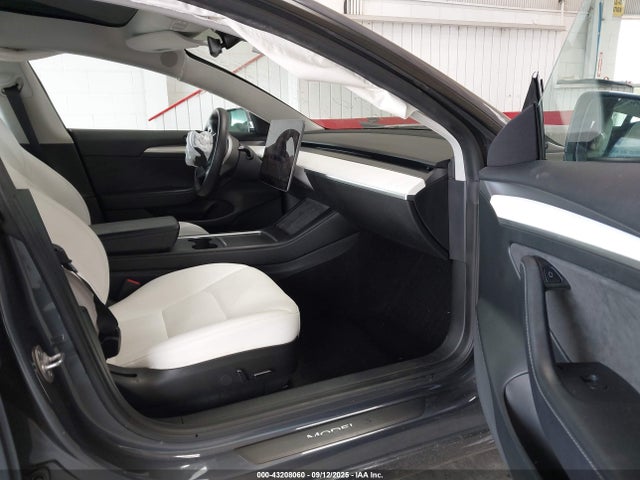 2023 TESLA MODEL 3 5YJ3E1EAXPF670060 Photo 4