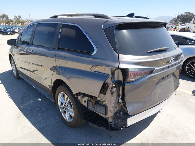 5TDJRKEC0RS188781 Toyota SIENNA XLE